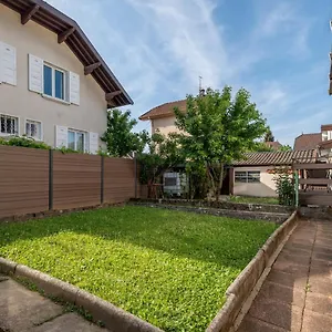 https://ideally-located-furnished-townhouse-with-3-bedrooms.hotels-rhonealpes.com